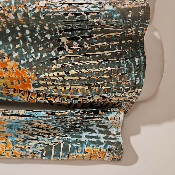 Static abstract pattern size Medium Large Peck and Peck - Picture 6 of 7